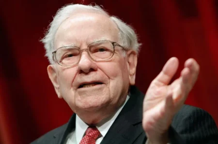 Warren Buffett Net Worth Personal Life, Wife, Age, Height, and More