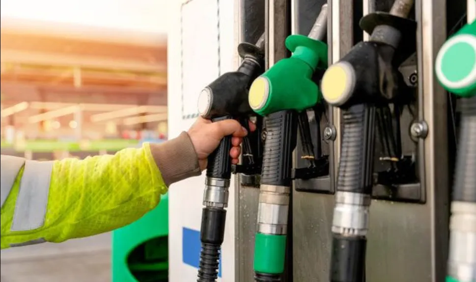 How businesses can lower business fuel costs with better reporting, controls, and fuel card programs